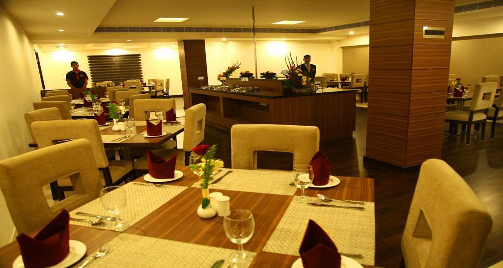 Continent Nakodar Hotel & Resorts Restaurace fotografie